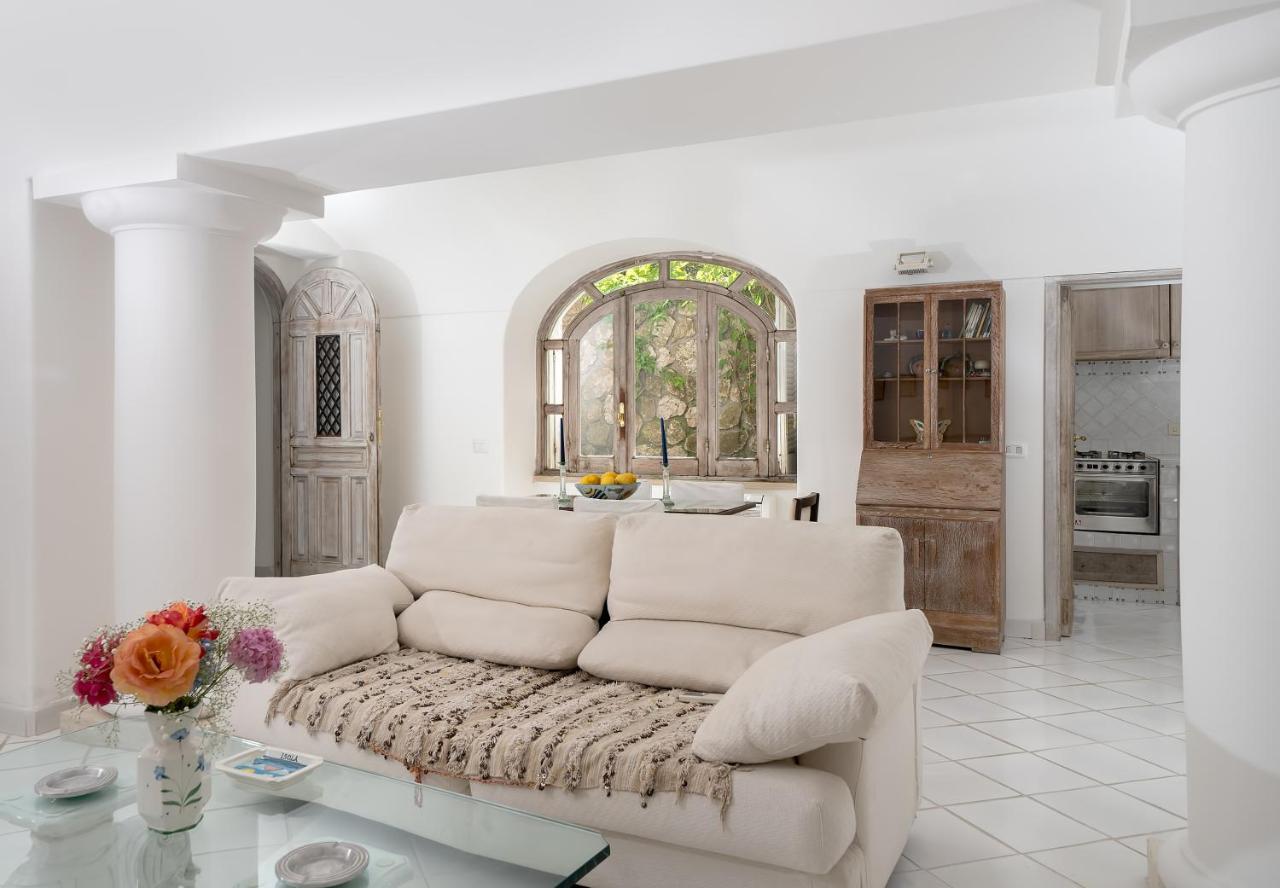 I Tre Soli Apartments By Caprirooms Bagian luar foto