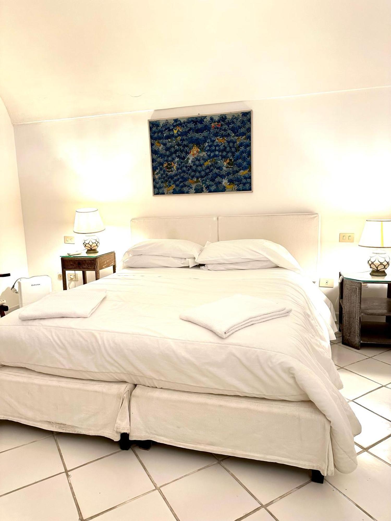I Tre Soli Apartments By Caprirooms Bagian luar foto