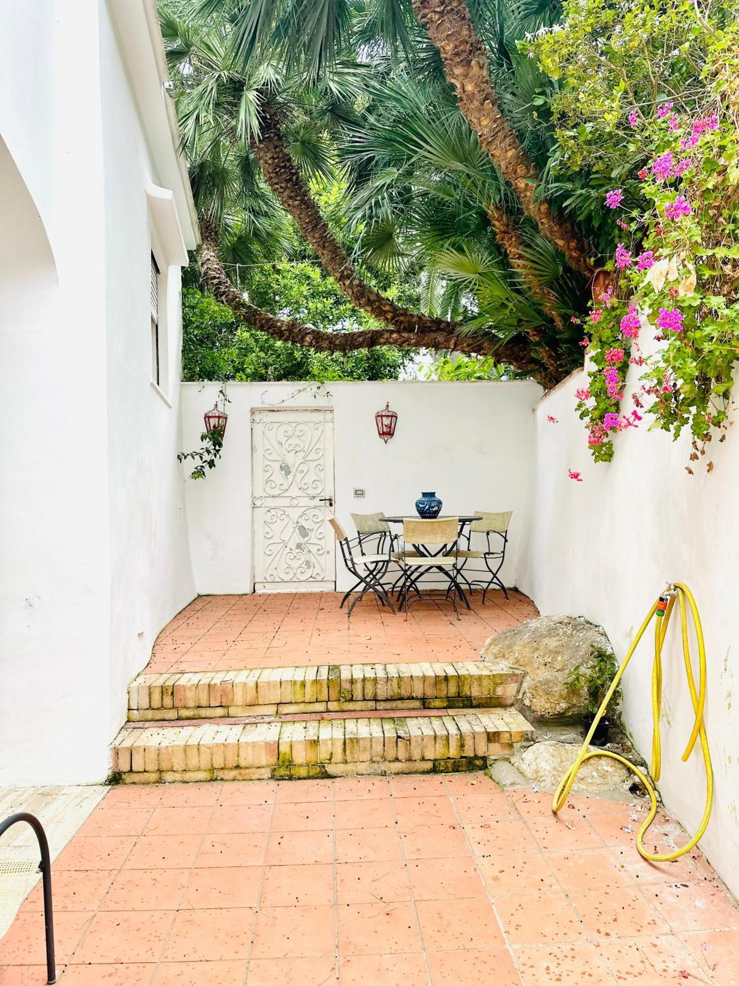 I Tre Soli Apartments By Caprirooms Bagian luar foto